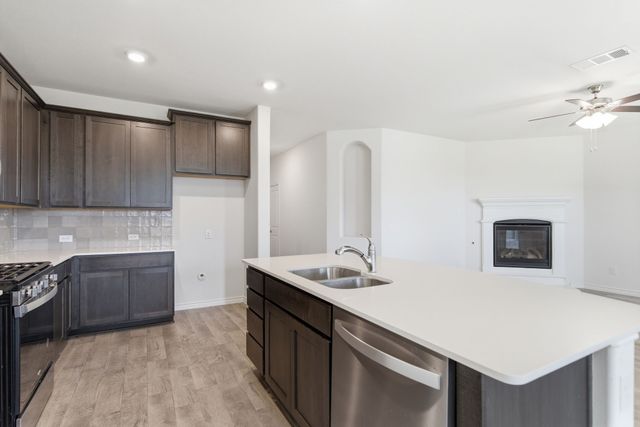2825 Jasper Trail, Aubrey, TX 76227
