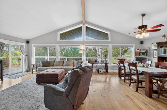 12887 Torrey Pines Dr, Auburn, CA 95602