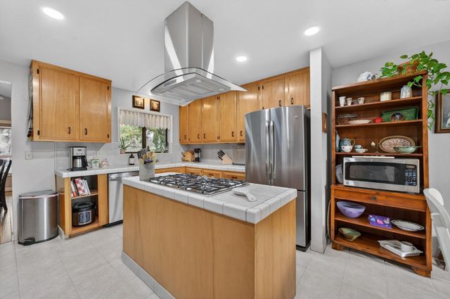 12887 Torrey Pines Dr, Auburn, CA 95602