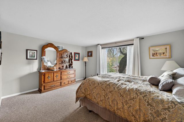 12887 Torrey Pines Dr, Auburn, CA 95602