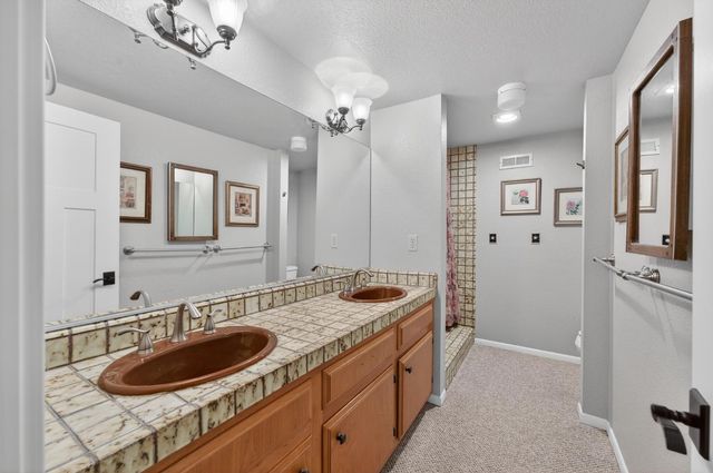 12887 Torrey Pines Dr, Auburn, CA 95602