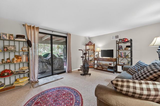 12887 Torrey Pines Dr, Auburn, CA 95602