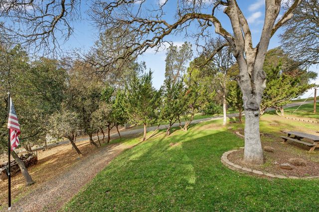 12887 Torrey Pines Dr, Auburn, CA 95602