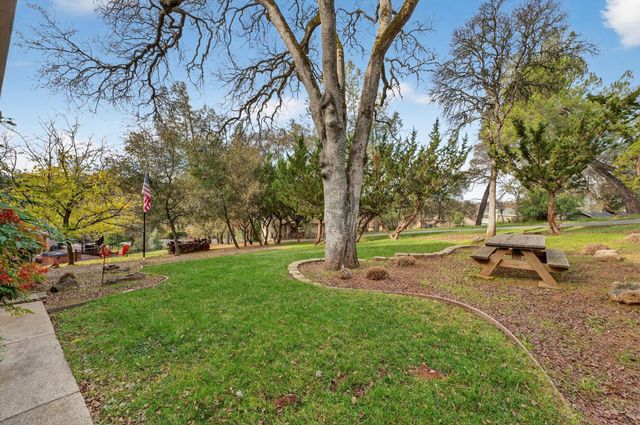 12887 Torrey Pines Dr, Auburn, CA 95602