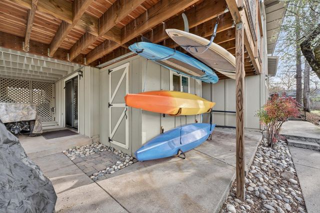 12887 Torrey Pines Dr, Auburn, CA 95602