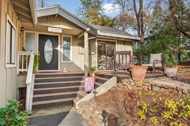 12887 Torrey Pines Dr, Auburn, CA 95602