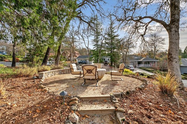 12887 Torrey Pines Dr, Auburn, CA 95602