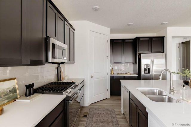 8571 S Riviera Court, Aurora, CO 80016