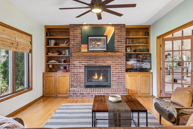 3915 Urbandale Lane N, Plymouth, MN 55446