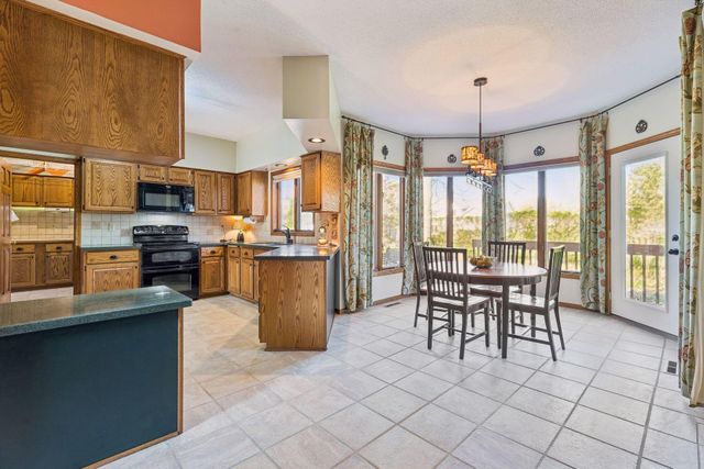 3915 Urbandale Lane N, Plymouth, MN 55446