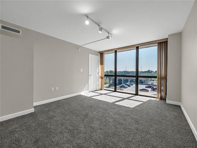 600 Admiral Boulevard 602, Kansas City, MO 64106