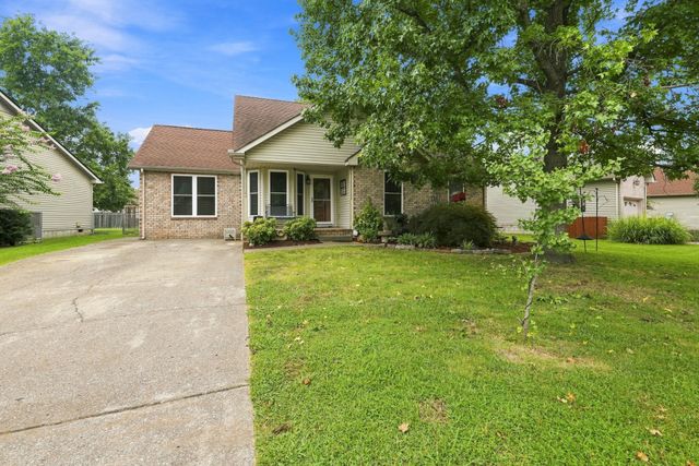 2008 Waterford Dr, Old Hickory, TN 37138