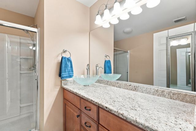 2008 Waterford Dr, Old Hickory, TN 37138