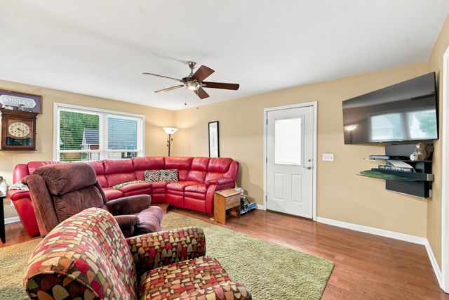 2008 Waterford Dr, Old Hickory, TN 37138