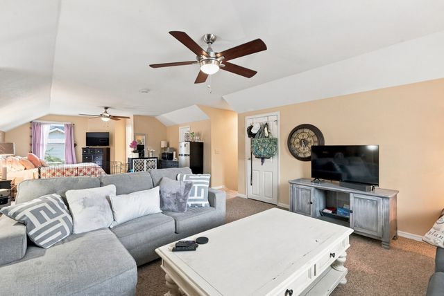 2008 Waterford Dr, Old Hickory, TN 37138