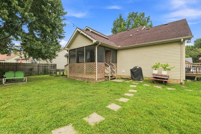 2008 Waterford Dr, Old Hickory, TN 37138