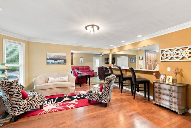 2008 Waterford Dr, Old Hickory, TN 37138
