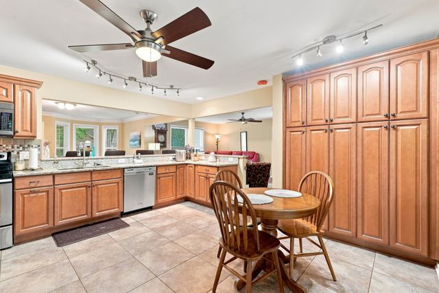 2008 Waterford Dr, Old Hickory, TN 37138