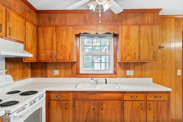 30 Northwood Drive, Wilmington, NC 28405