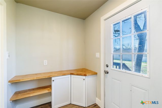 403 W French Street, Cuero, TX 77954