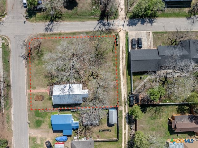 403 W French Street, Cuero, TX 77954