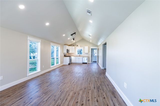 403 W French Street, Cuero, TX 77954