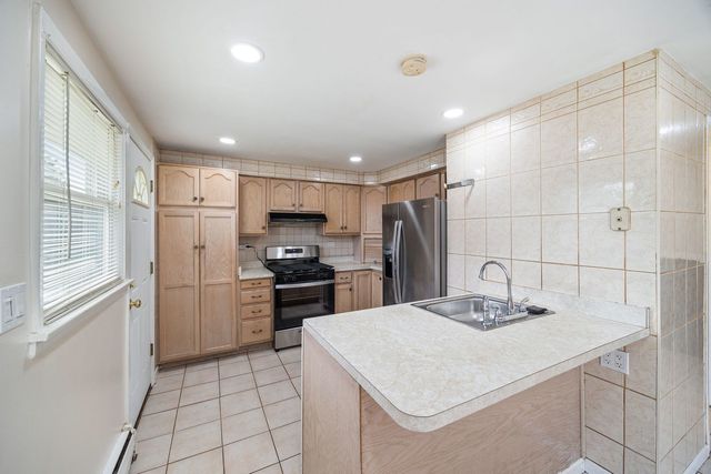 8837 Robin Drive, Des Plaines, IL 60016