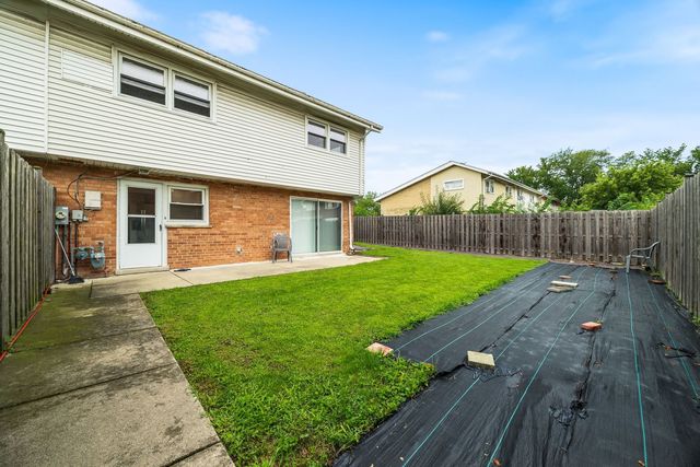 8837 Robin Drive, Des Plaines, IL 60016