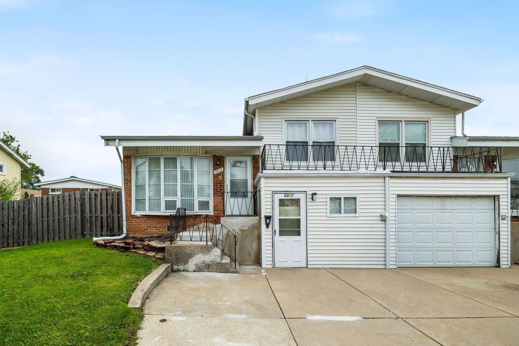 8837 Robin Drive, Des Plaines, IL 60016