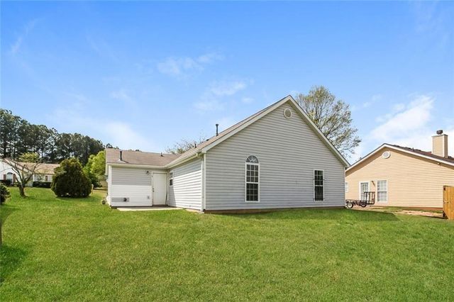 5639 Eagles Feather, Riverdale, GA 30274