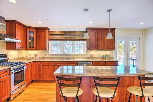 11 Elton Road, Barrington, RI 02806