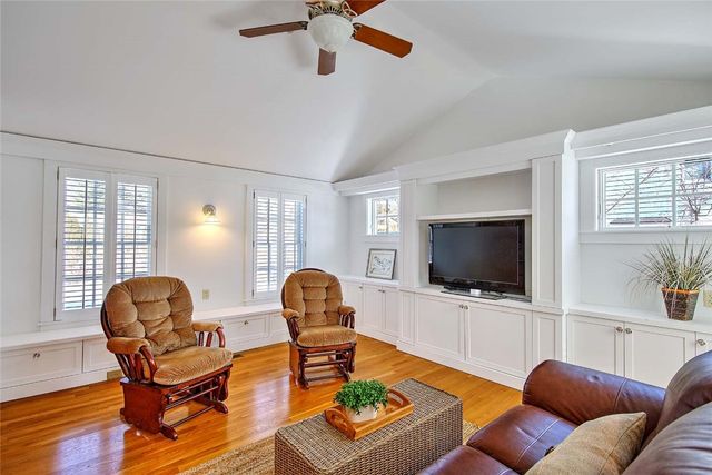 11 Elton Road, Barrington, RI 02806