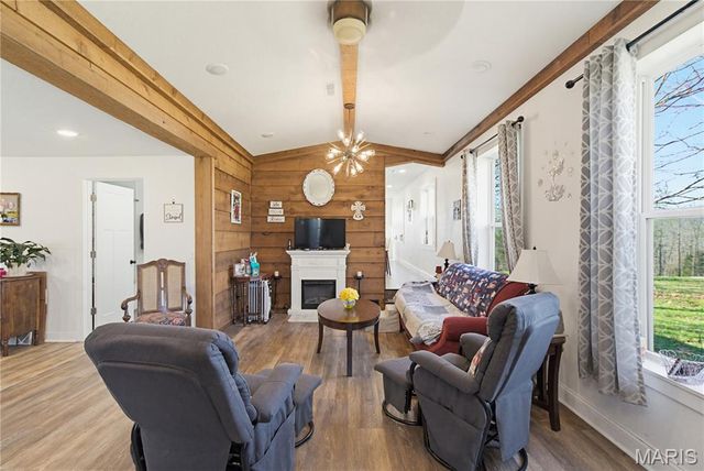 840 County Road 421, Poplar Bluff, MO 63901