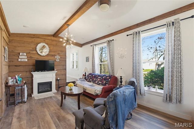 840 County Road 421, Poplar Bluff, MO 63901