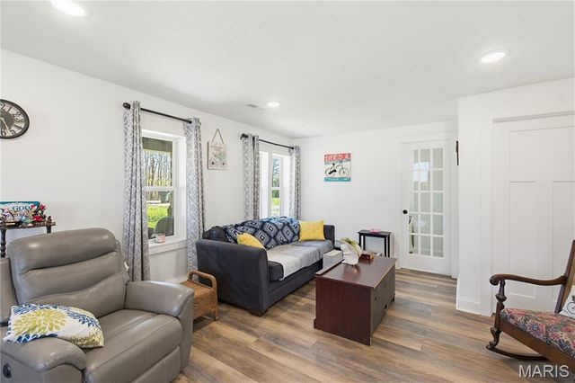 840 County Road 421, Poplar Bluff, MO 63901