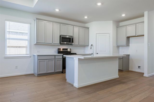 9711 Westminster Manor Drive, Cypress, TX 77433