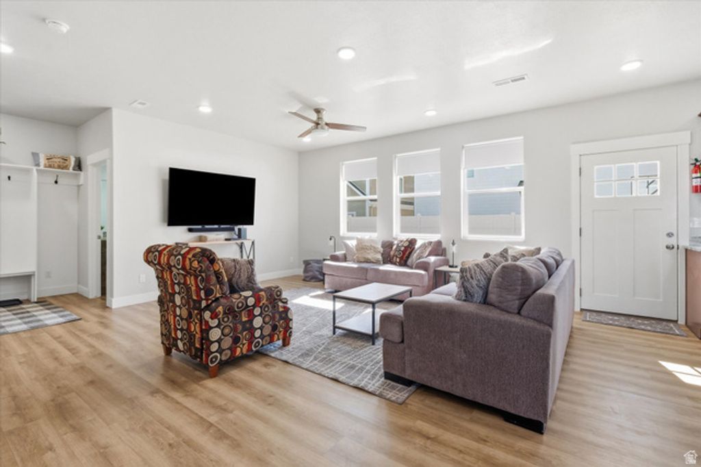 Image 11 of property listing at 356 W RENDEZVOUS WAY, Garden City, UT 84028