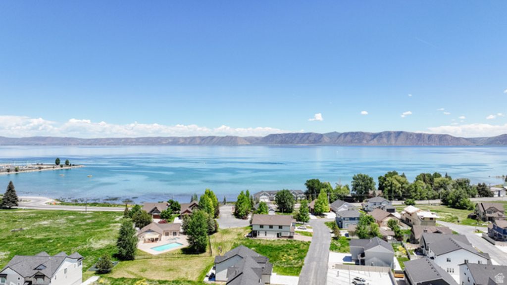 Image 6 of property listing at 356 W RENDEZVOUS WAY, Garden City, UT 84028