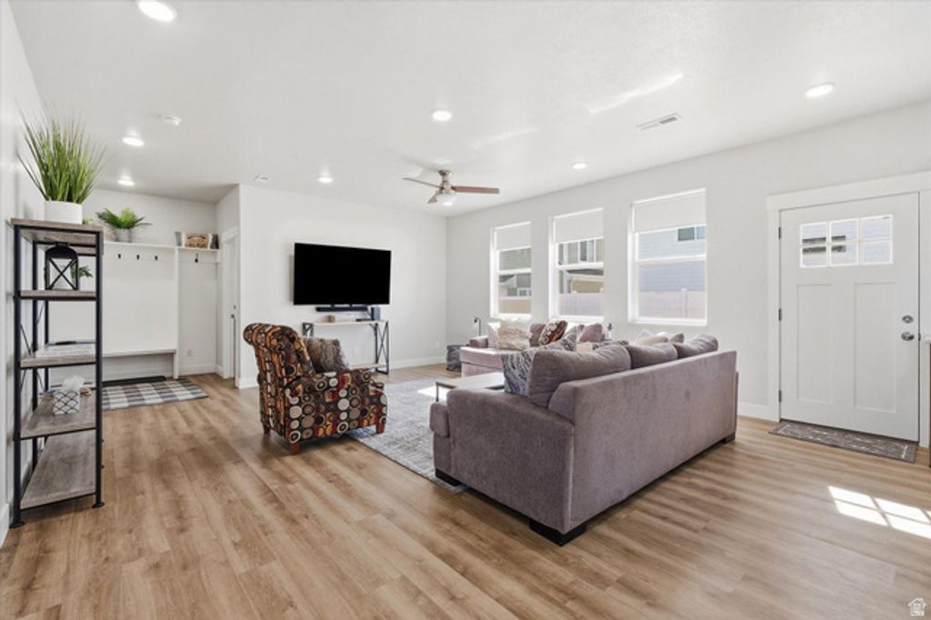 Image 10 of property listing at 356 W RENDEZVOUS WAY, Garden City, UT 84028
