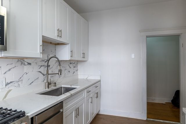 29 Mount Hood Rd 8, Boston, MA 02135