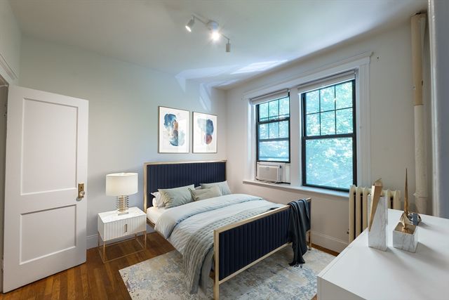 29 Mount Hood Rd 8, Boston, MA 02135