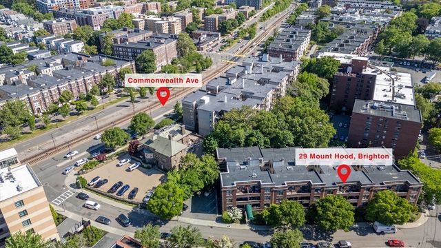 29 Mount Hood Rd 8, Boston, MA 02135