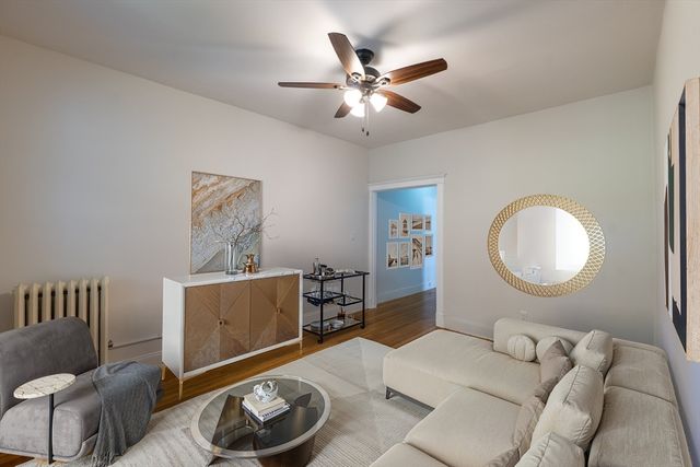 29 Mount Hood Rd 8, Boston, MA 02135