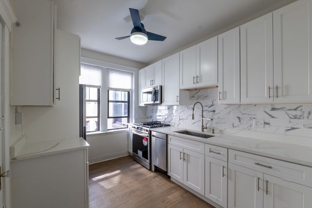 29 Mount Hood Rd 8, Boston, MA 02135