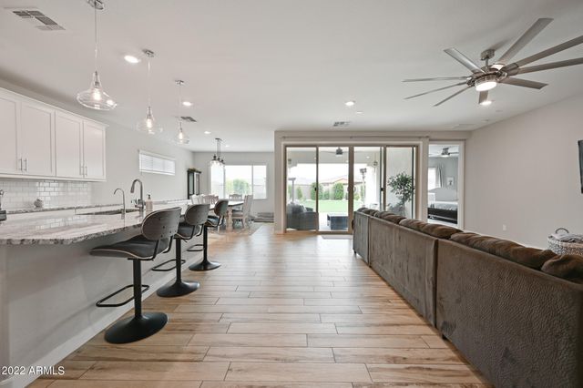 10104 E Gamma Avenue, Mesa, AZ 85212