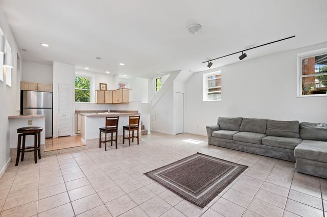 943 N Negley AVENUE 4, Highland Park, PA 15206