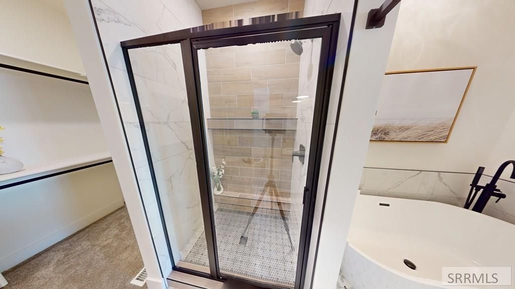 Image 16 of property listing at 632 Idaho Avenue, Sugar City, ID 83448