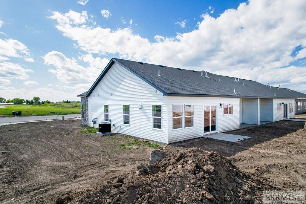 Image 25 of property listing at 632 Idaho Avenue, Sugar City, ID 83448