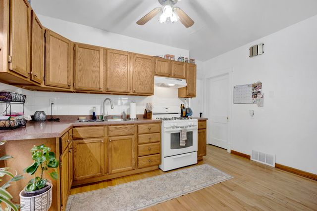 5037 W Winona Street, Chicago, IL 60630