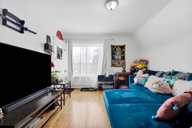 5037 W Winona Street, Chicago, IL 60630